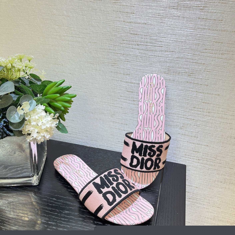 ch**an D*or slippers